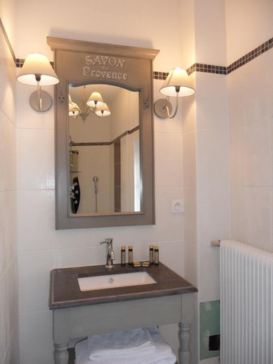 Bathroom 5, Chateau les 4 saisons, Puy-de-Dôme