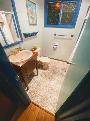 Bathroom, Flathead Lake Resort, Lake
