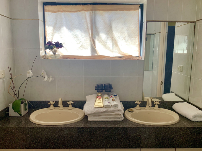 Bathroom, Seaview Bed and Breakfast, Port Macquarie-Hastings - Pt B