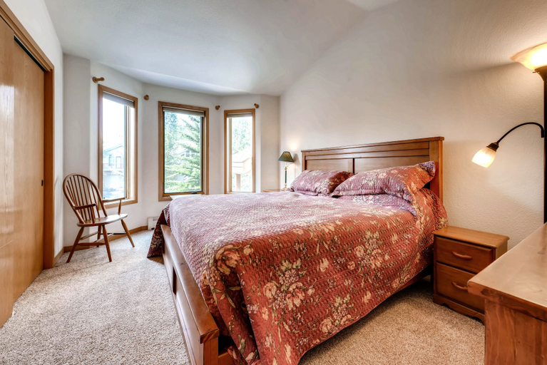 Bedroom 3, Lakepointe Court Town Homes by CRMR, Summit