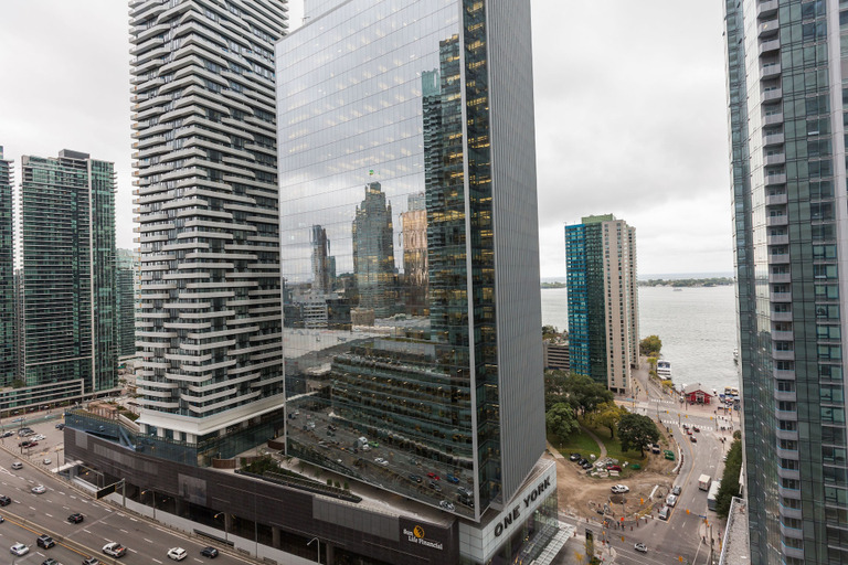 Others 5, Applewood Suites - 3 Bed Waterfront Area, Toronto