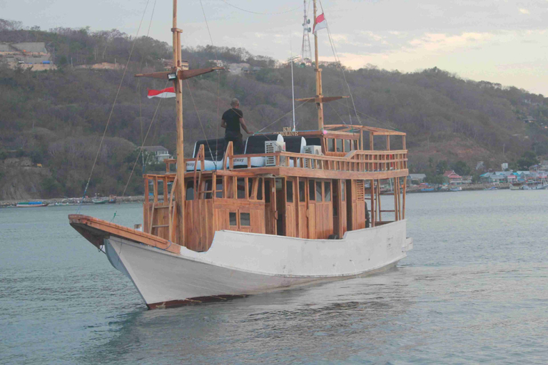 Exterior & Views 5, Boat Charter KM.Caroline, West Manggarai
