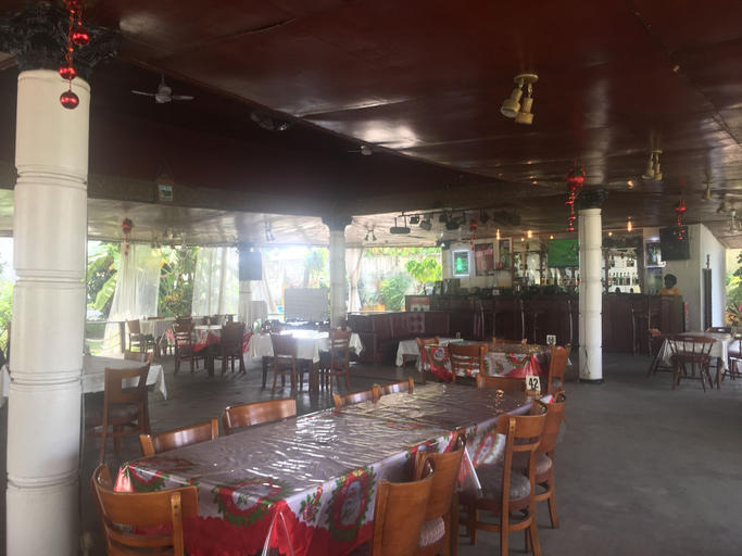 Food & Drinks 5, Embassy Suites Hotels & Restaurant, Greater Monrovia
