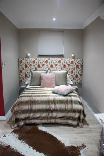 Bedroom 3, A Queenslin Guesthouse, Cape Winelands