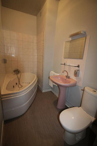 Bathroom 5, Hotel d'Angleterre, Manche