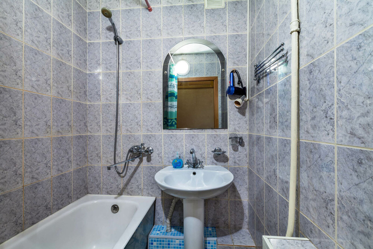 Bathroom, Friends Apartment on Nevsky 79, Sankt-Peterburg gorsovet