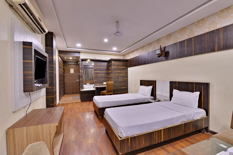 Bedroom 2, Hotel puneet international, Raipur