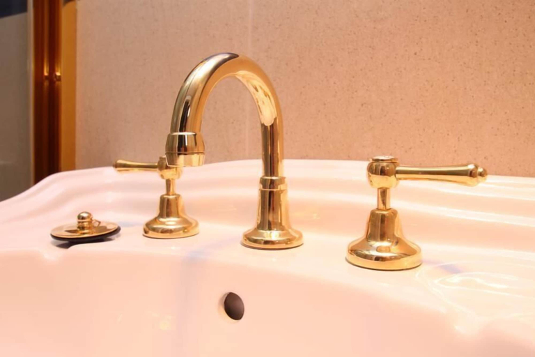 Bathroom 3, Fitzpatrick's Inn, Meander Valley