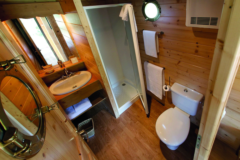 Bathroom 3, Le Village Toue des Demoiselles - Slowmoov, Allier