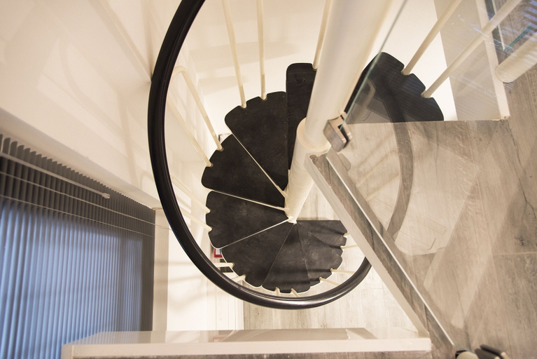 Staircase, Contemporary 2 Bedroom Flat near University, Milano
