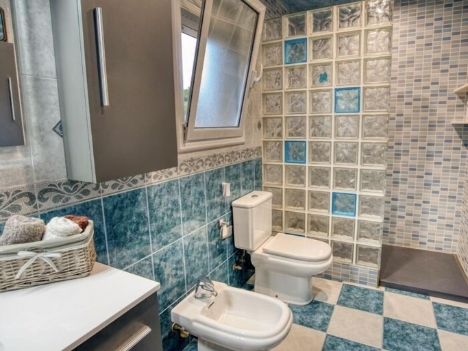Bathroom 4, Casa Parc Aumell, Girona