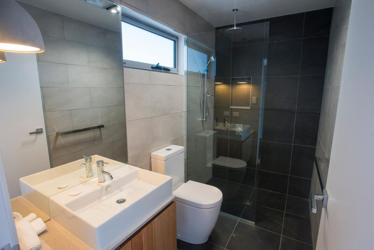 Bathroom 5, Rosevears Hotel, West Tamar - Pt A