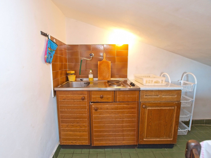 Others 4, Apartment 1471, Labin