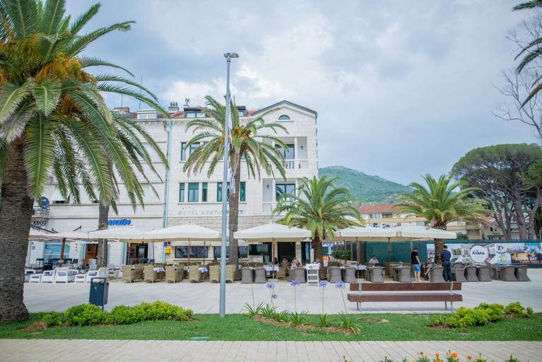 Exterior & Views 2, Hotel Astoria Tivat