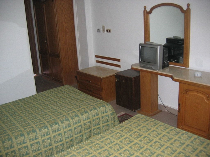 Bedroom 3, Catherine Plaza Hotel, Sant Katrin