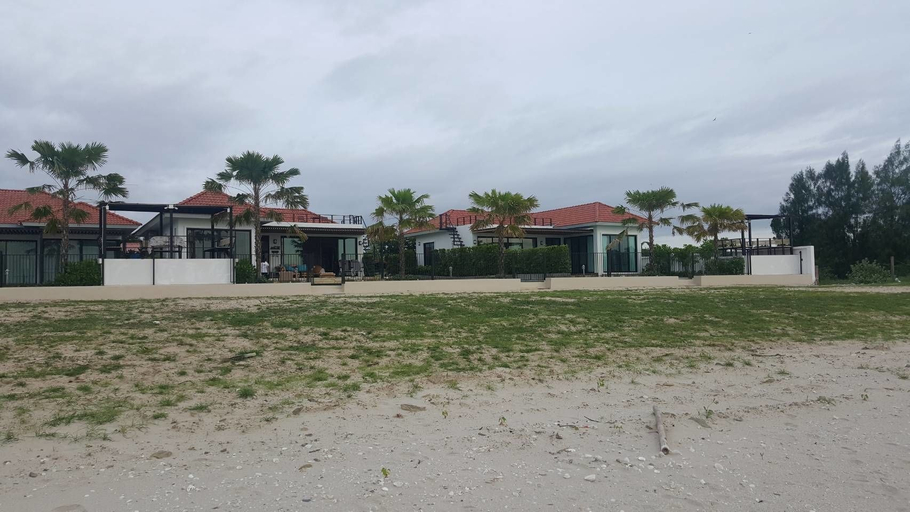 Exterior & Views, La Playa Beach Front Pool Villa Cha-am, Cha-Am