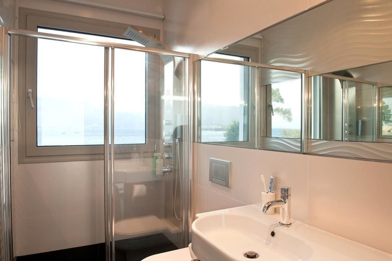 Bathroom 4, K&K Luxury Beach Villas, Ionian Islands