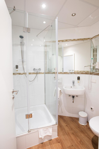 Bathroom 5, Hotel Astoria, Karlsruhe