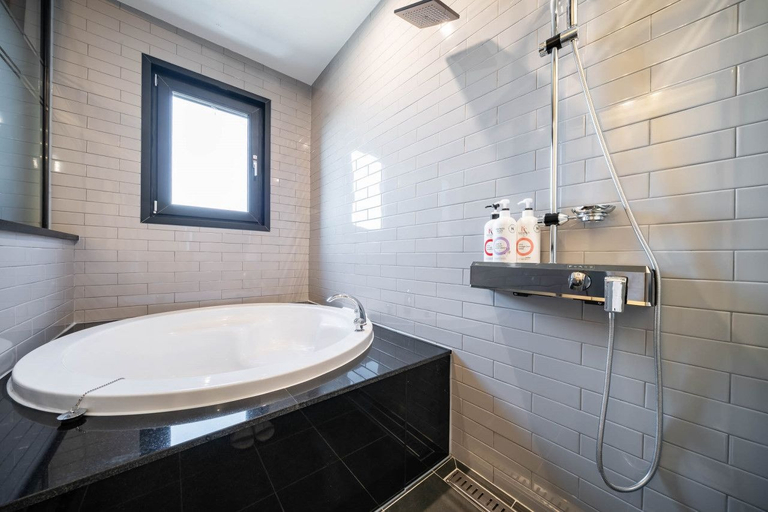 Bathroom 3, Pyeongtaek Hermes Hotel, Pyeongtaek