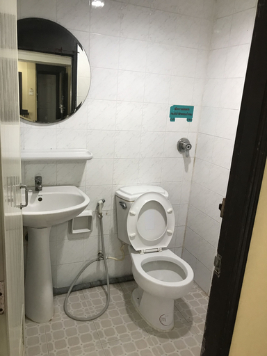 Bathroom 5, Khon Kaen Ruenrom Hotel, Muang Khon Kaen