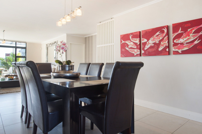 Others 5, Quayside 301 by CTHA, City of Cape Town