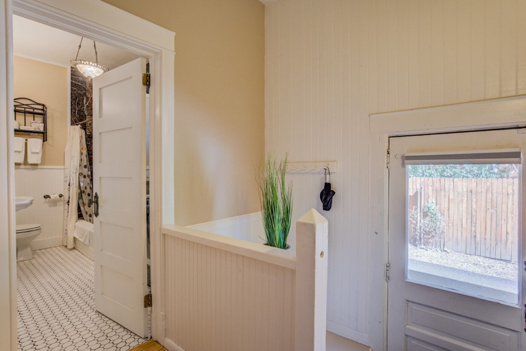 Bathroom 4, 4BD Luxuryclose to Downtown3ba & Pet-friendly!!, El Paso