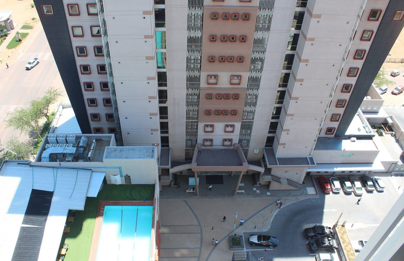 Exterior & Views, Pat Luxurious Studio, Gaborone