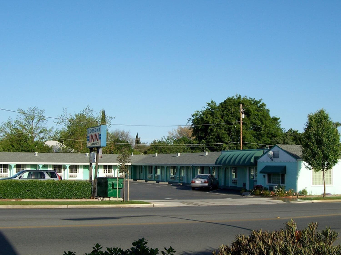 Exterior & Views 2, Economy Inn, Glenn
