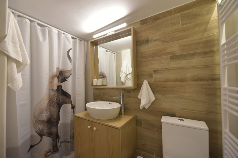 Bathroom 3, Live As A Greek in Artemis Apartment, Attica