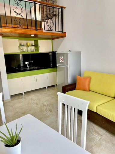 Others 4, Crown Deluxe Apartments, Sarandës