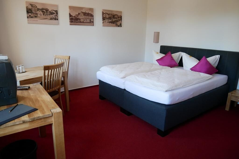 Bedroom 4, Hotel Garni Brauhof Niederwiesa, Mittelsachsen