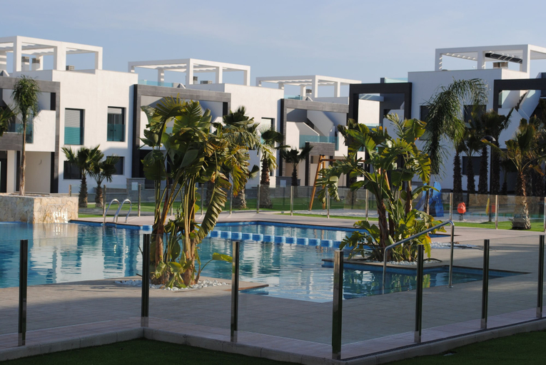 Sport & Beauty 5, Groundfloor Oasis Beach III La Zenia, Alicante