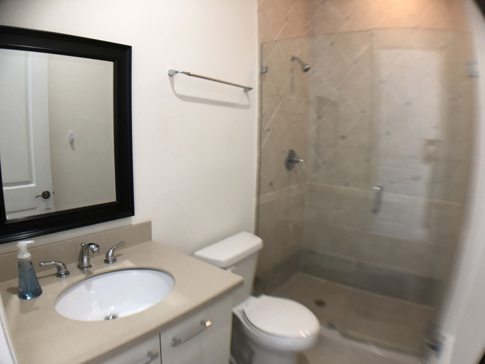 Bathroom 4, Huge House near Cruise Port, Broward