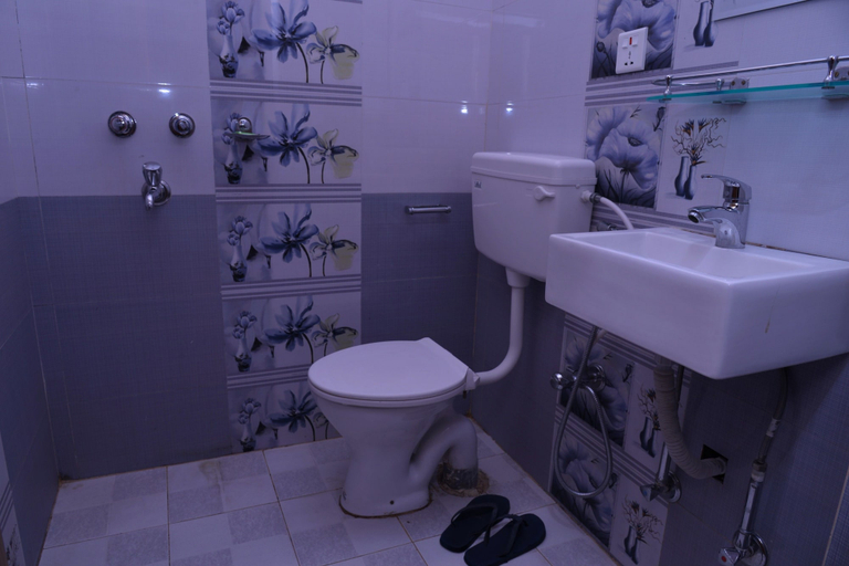 Bathroom 3, Hotel Nightingale, Gandaki