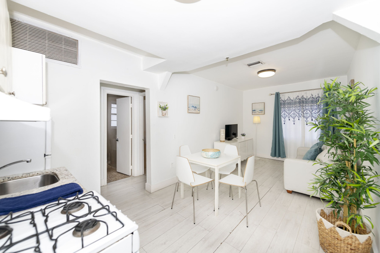 Others 5, 335 Ocean Walk Apartments, Miami-Dade