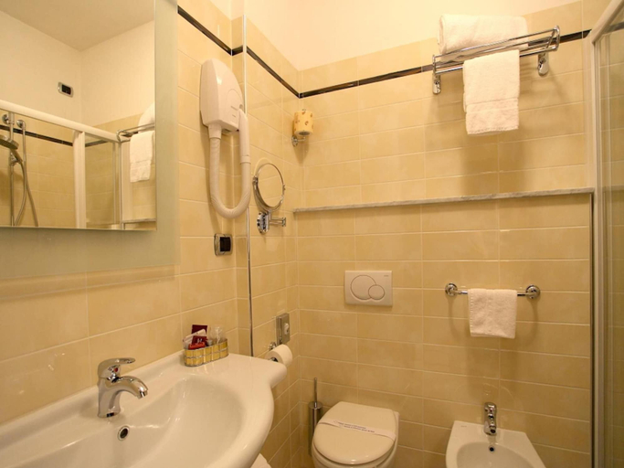 Bathroom 4, Euro Hotel, Arezzo