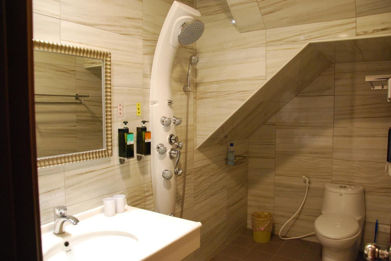Bathroom 3, Yujing Warm Breezewarm x Sunny Sky Homestay, Tainan