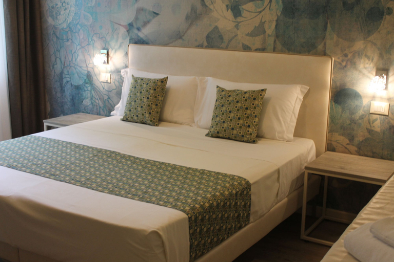 Bedroom 5, Lake Garda Beach Hostel, Brescia