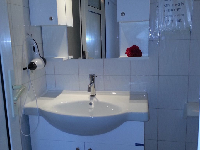 Bathroom, Cennet Apart, Bodrum