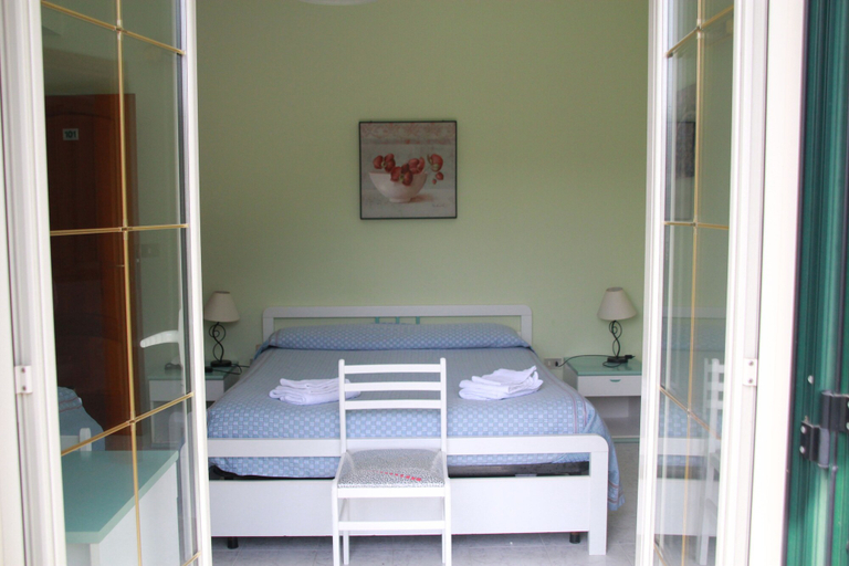 Bedroom 3, Palia's Hotel, Cosenza