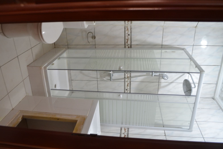 Others 4, Le Best Hotel, Mfoundi