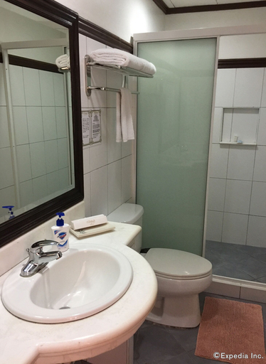 Bathroom 4, Soledad Suites, Tagbilaran City