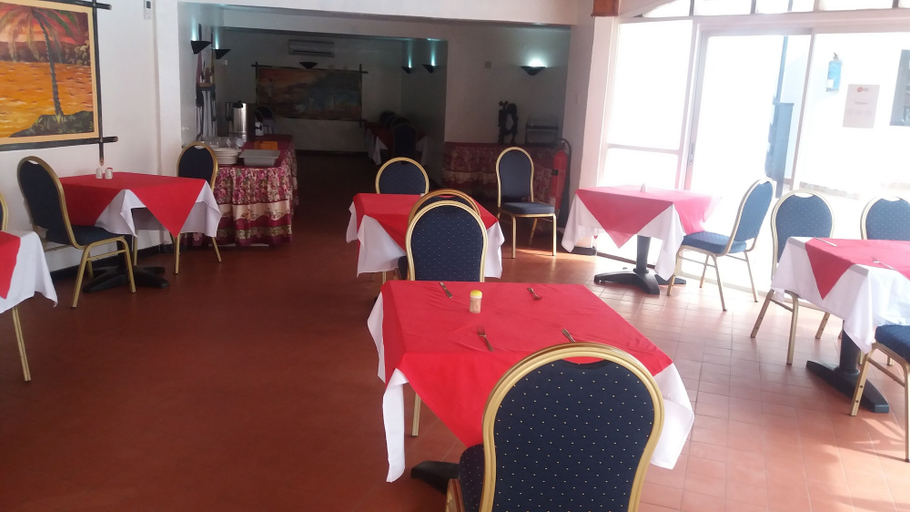 Food & Drinks 4, Sunu Hotel, Kombo Saint Mary