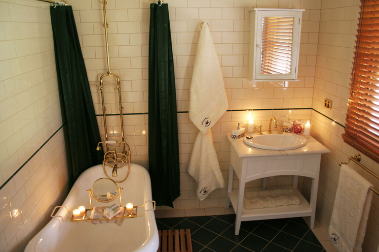 Bathroom, Eleanor River Homestead, Kangaroo Island