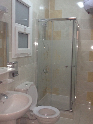 Bathroom 3, The 3Sis Apartments, Al-Ghurdaqah