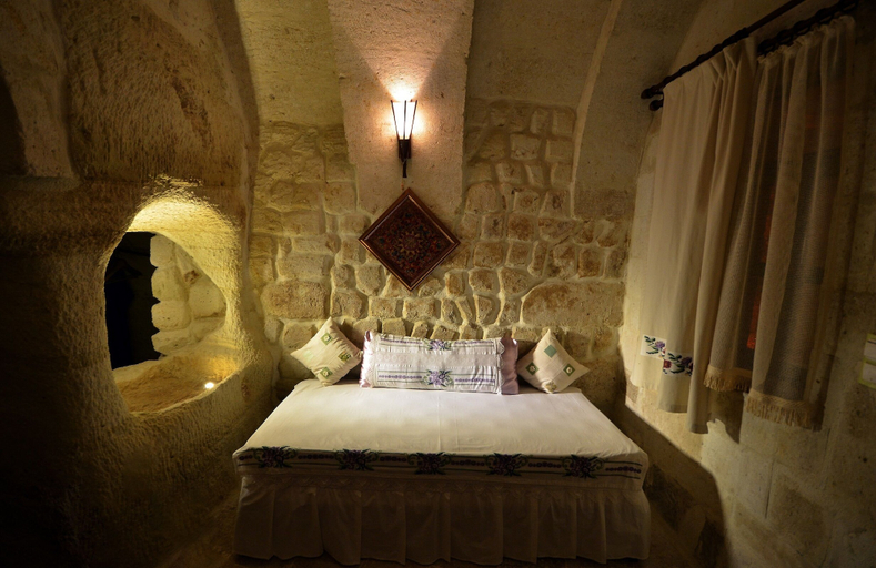 Bedroom 5, Sinasos Palace Cave Hotel, Ürgüp