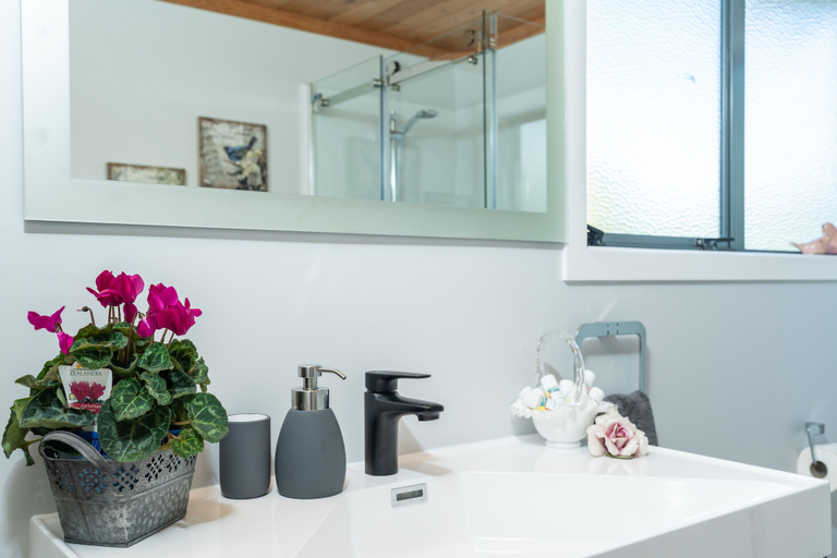Bathroom 4, Glenbervie Cottages and Bed & Breakfast, Whangarei