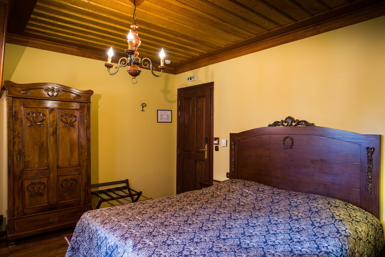 Bedroom 3, Kokkino Spiti Boutique Hotel, Central Macedonia