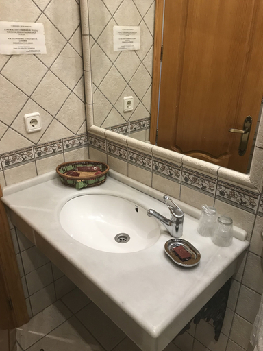 Bathroom 4, Hotel El Paso, Cádiz