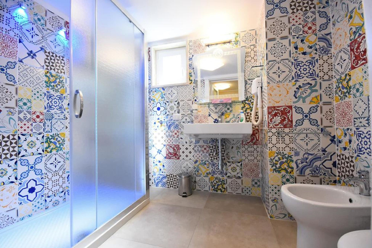 Bathroom 5, B&B Laura - Luxury Rooms, Lecce